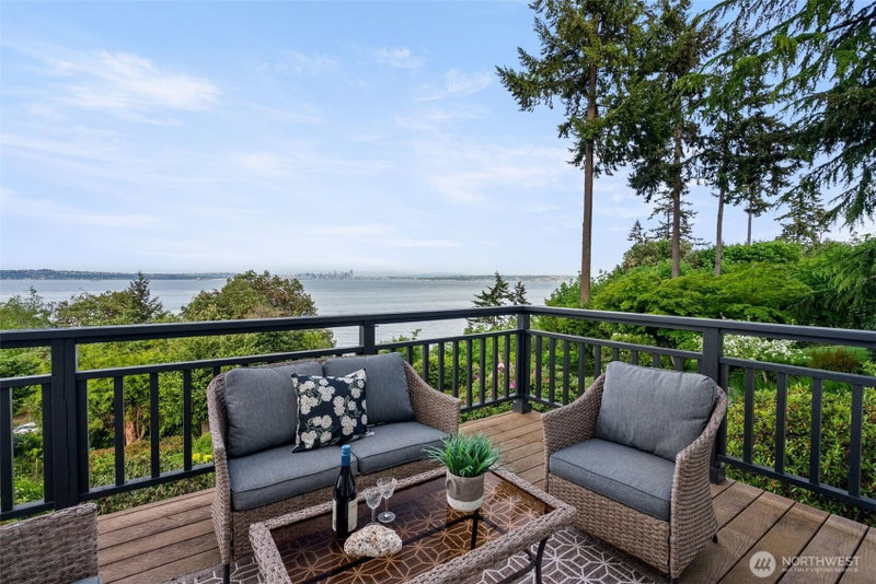 10879 Bill Point Circle NE photo 1