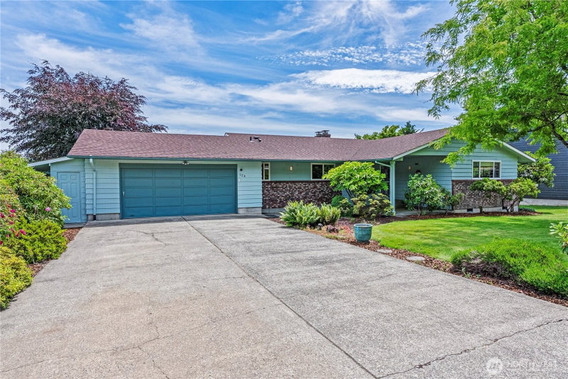 124 E Zola Drive photo 2