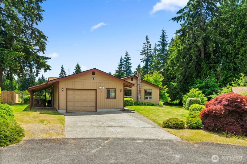 7043 Monaco Drive SE photo 2