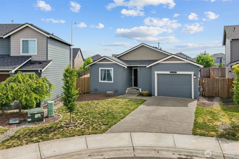 10824 185th Street E photo 1