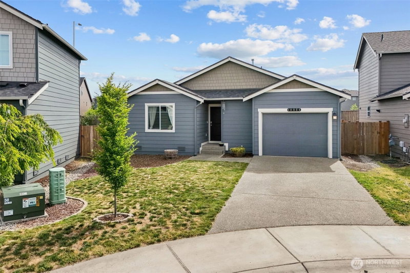 10824 185th Street E photo 40