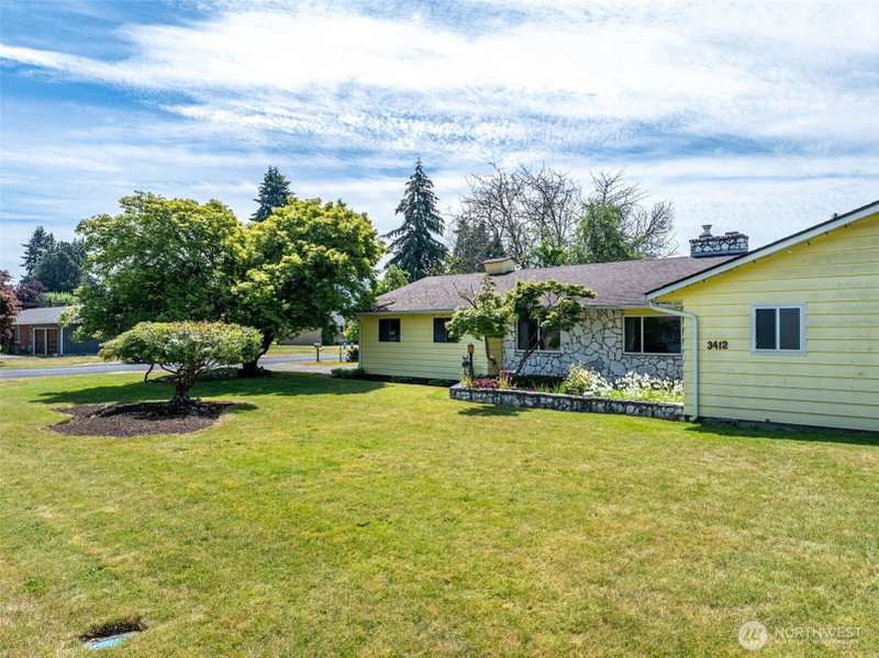 3412 Russell Road photo 2