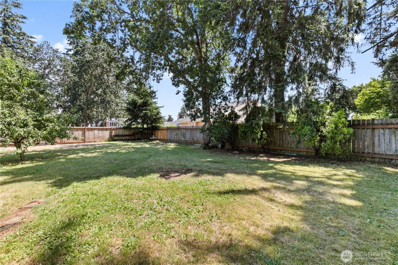 1618 172nd Street E photo 15