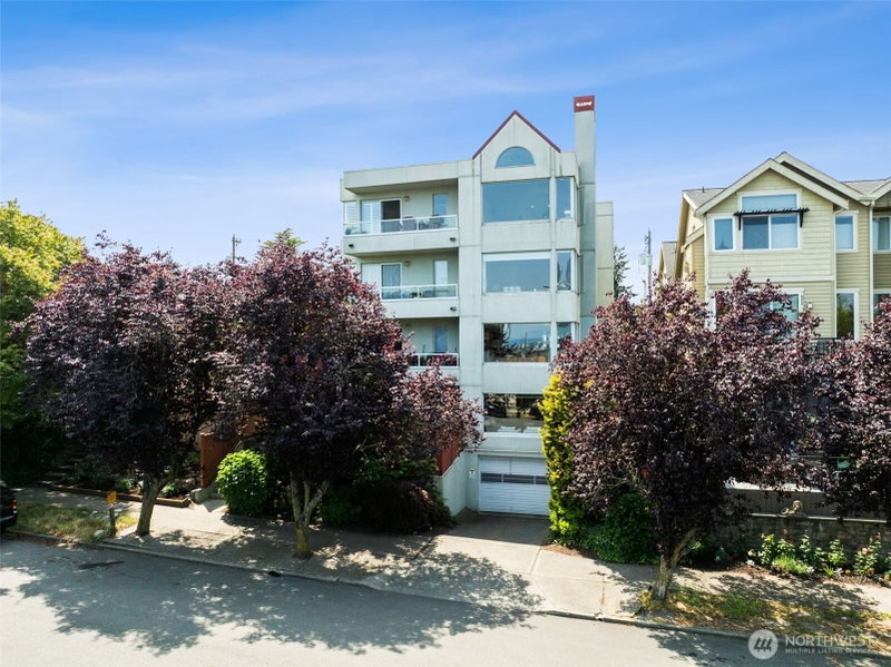 1613 California Avenue SW #101 photo 1