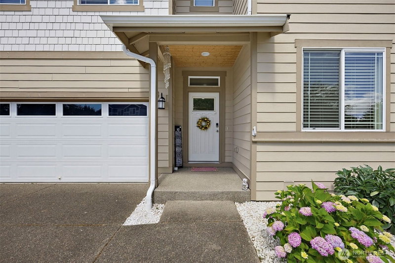 16478 Greenbrier Street SE photo 2