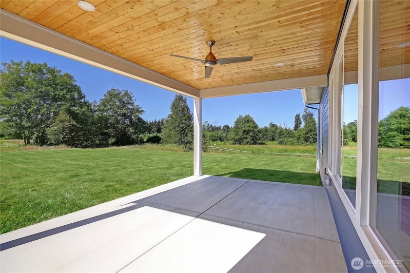 27014 36th Avenue NW photo 2