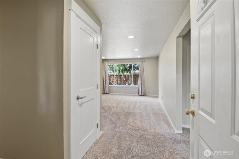 101 Paradise Parkway photo 2