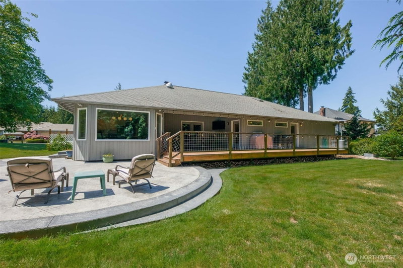 4225 Montgomery Place photo 2