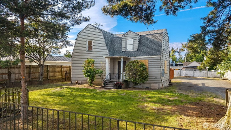 1215 Madison Street photo 2
