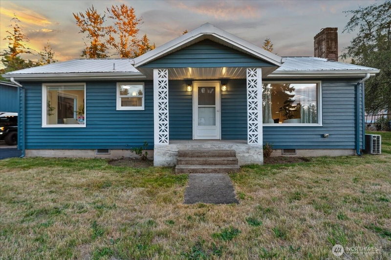 14722 Kapowsin Highway E photo 2