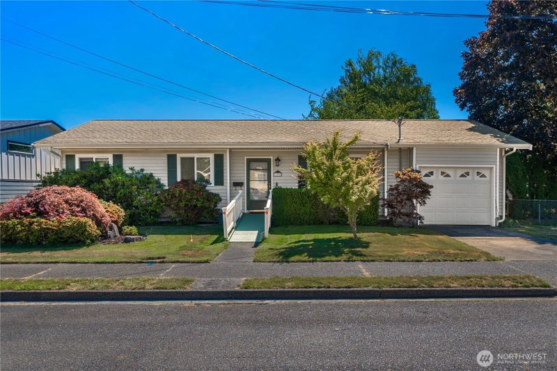 3008 Crane Avenue photo 2