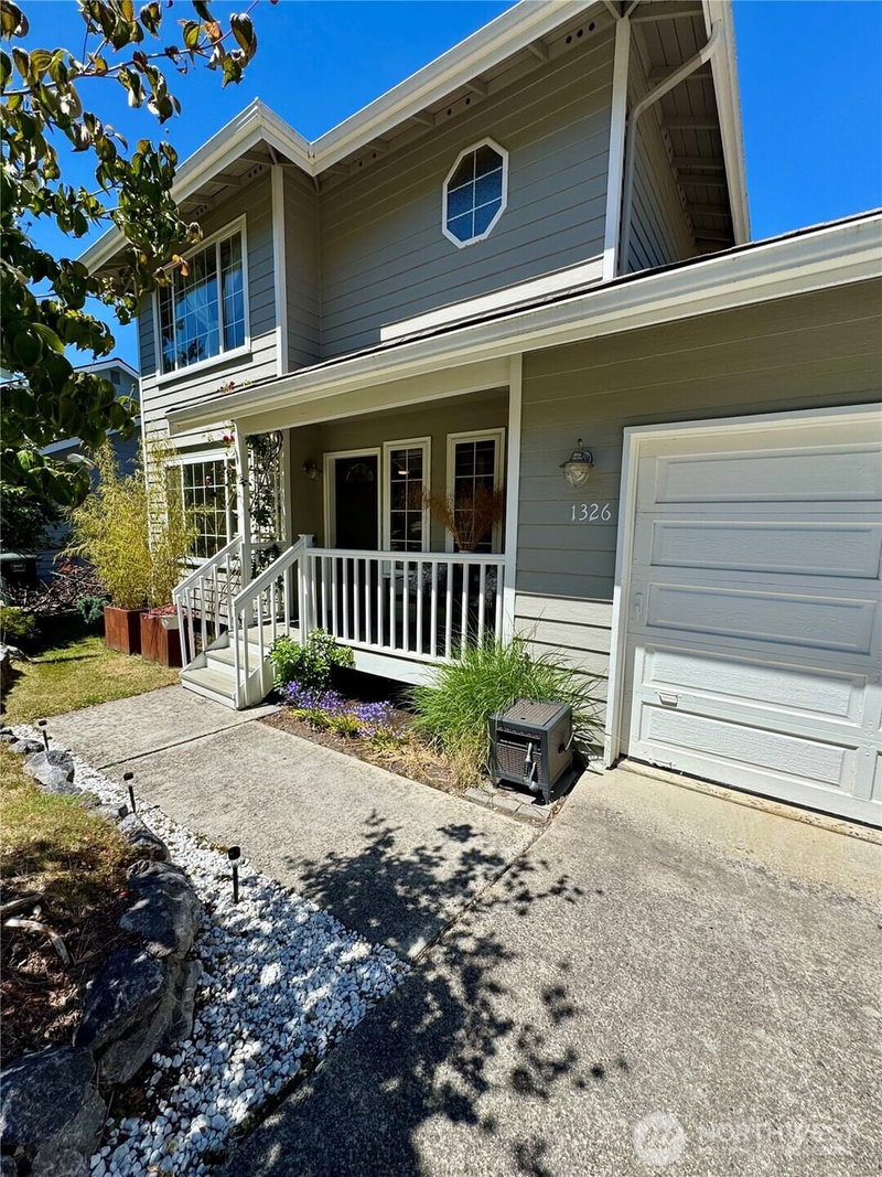 1326 McLeod Road photo 2