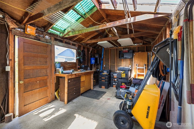 415 Sterling Street photo 38