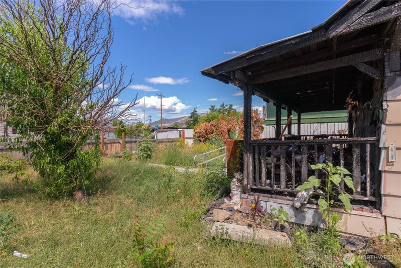 1019 Golden Street photo 2