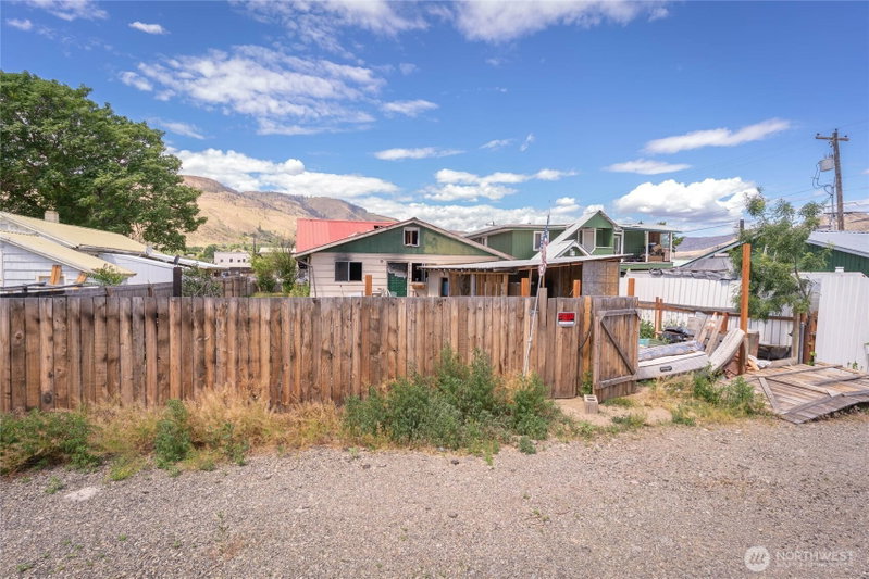 1019 Golden Street photo 10