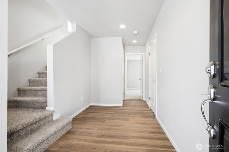 18518 SE 271st Place photo 2