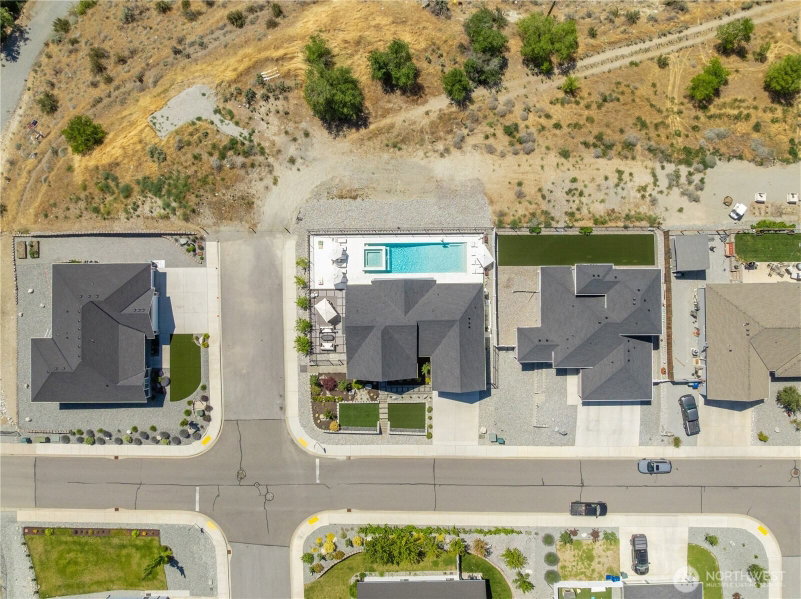1118 Sunset Lane photo 40
