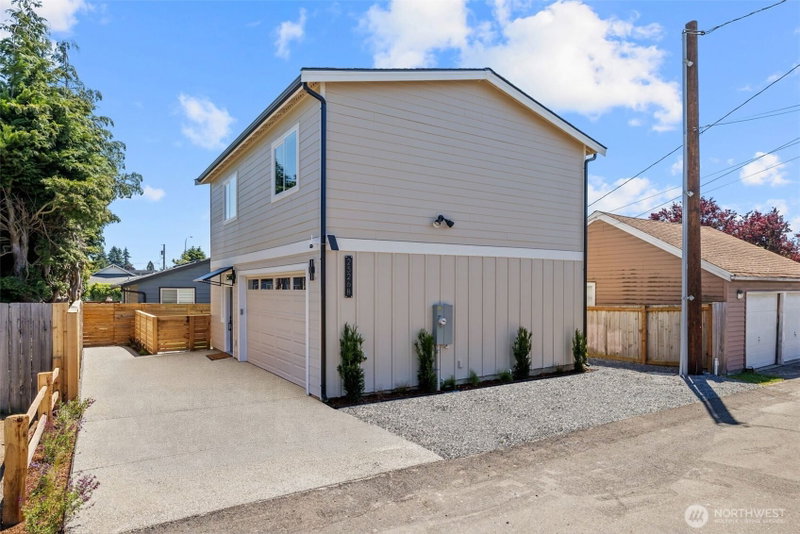 2526 State Street #B photo 2
