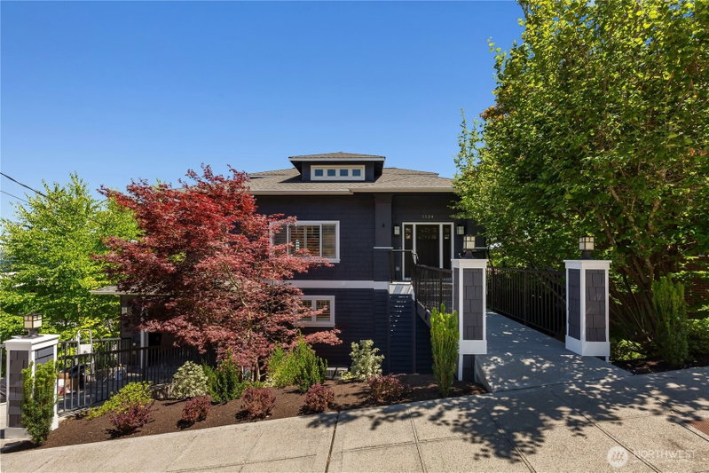 1124 Lake Washington Boulevard S photo 1