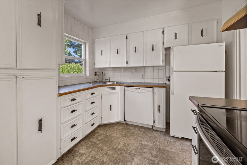 1010 N Union Avenue photo 2