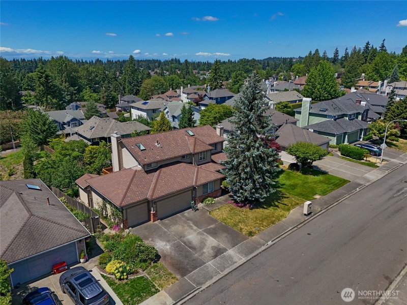 1529 Ilwaco Avenue NE photo 2