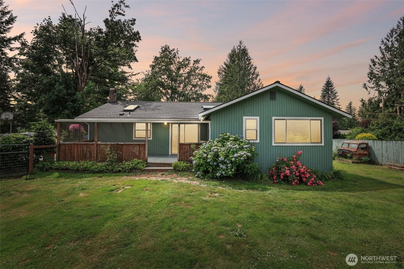 1105 Dyer Road photo 2