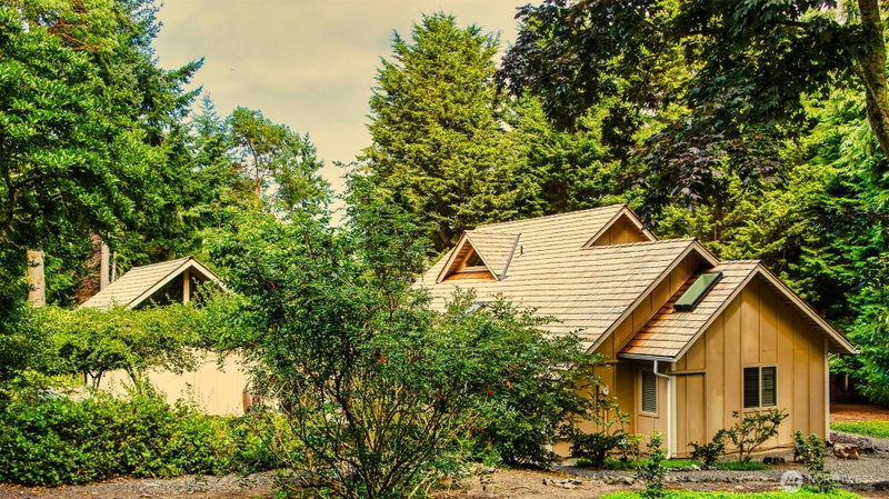 10 Windship Drive photo 1