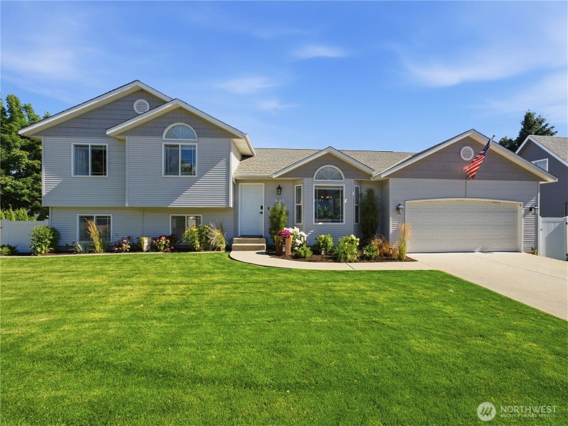 313 Brandi Lane photo 2