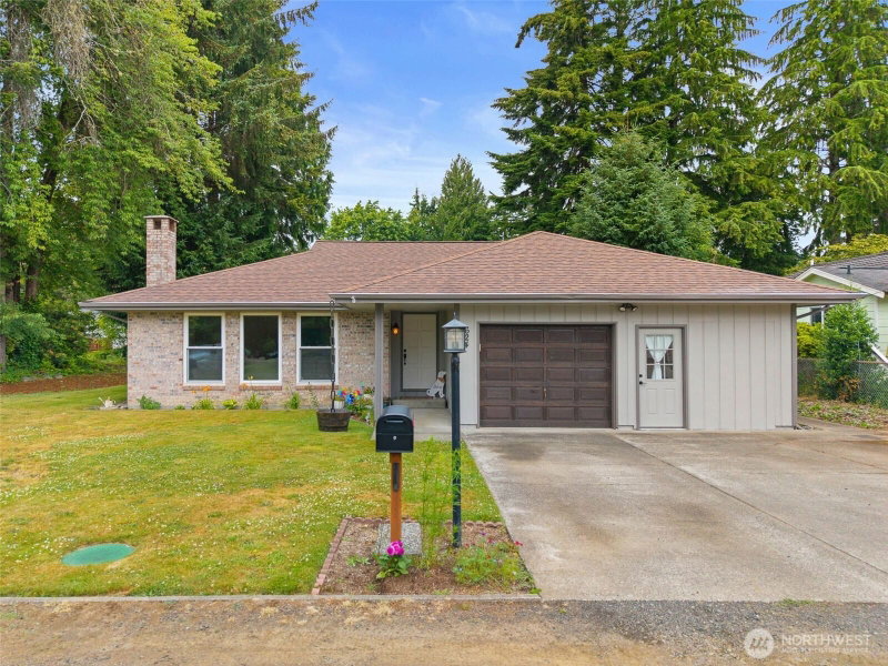 624 W Cedar Avenue photo 37