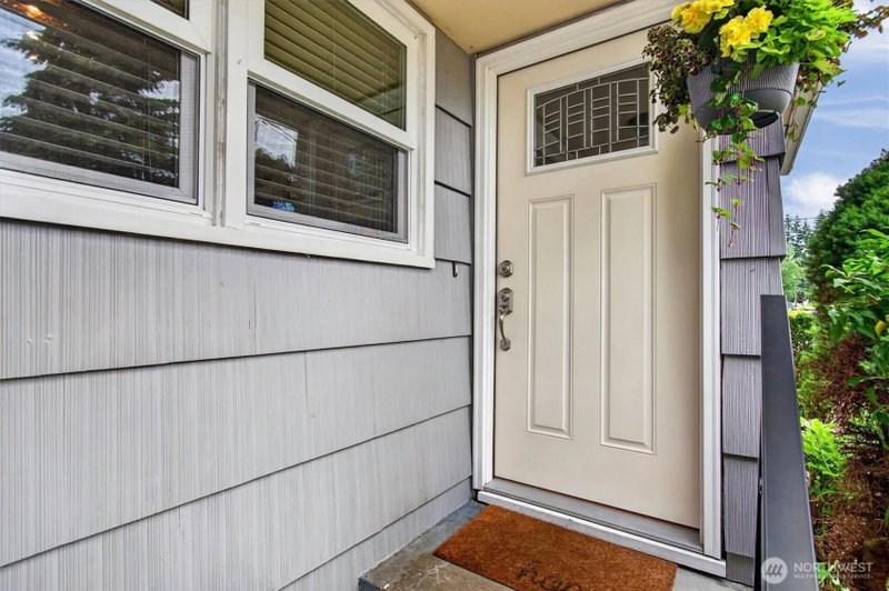 306 Douglas Street photo 29