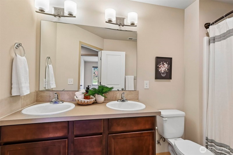 2548 Filbert Avenue photo 35