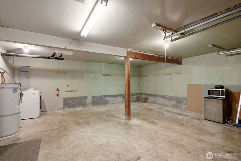 1502 Homann Drive SE photo 37