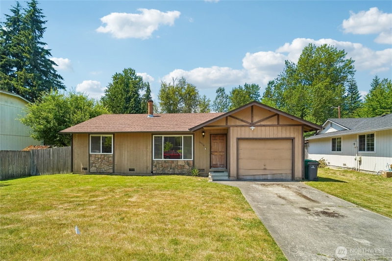10516 52nd Avenue NE photo 1