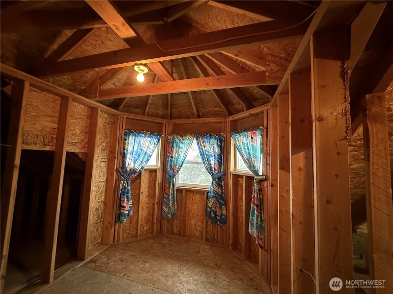703 Washington photo 39