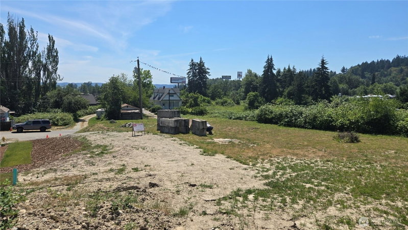 412 Comet Street photo 2