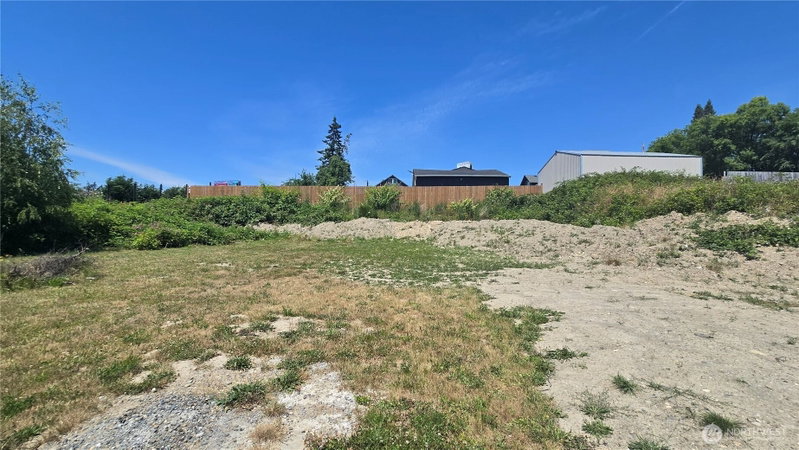 416 Comet Street photo 2