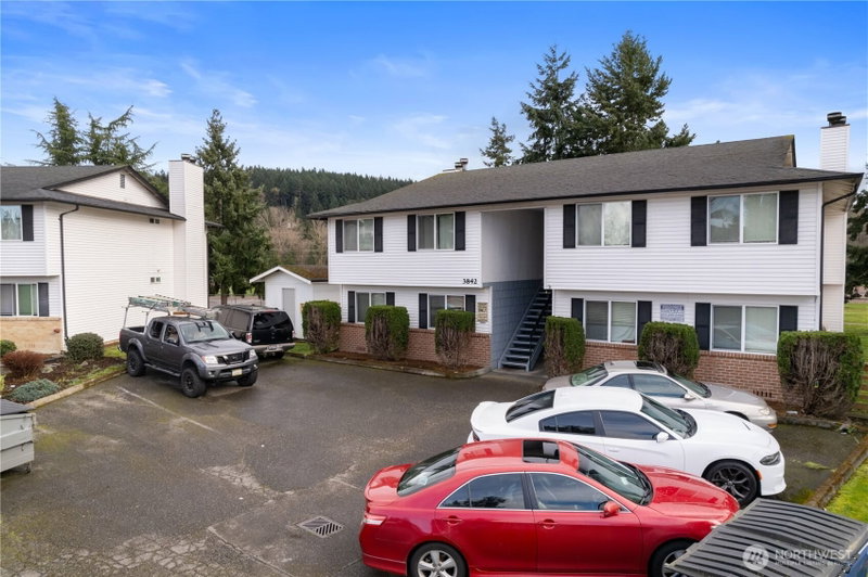 3838 D Place SE photo 2