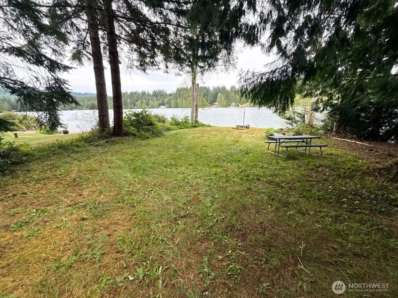 90 NE Bella Vista Drive photo 1