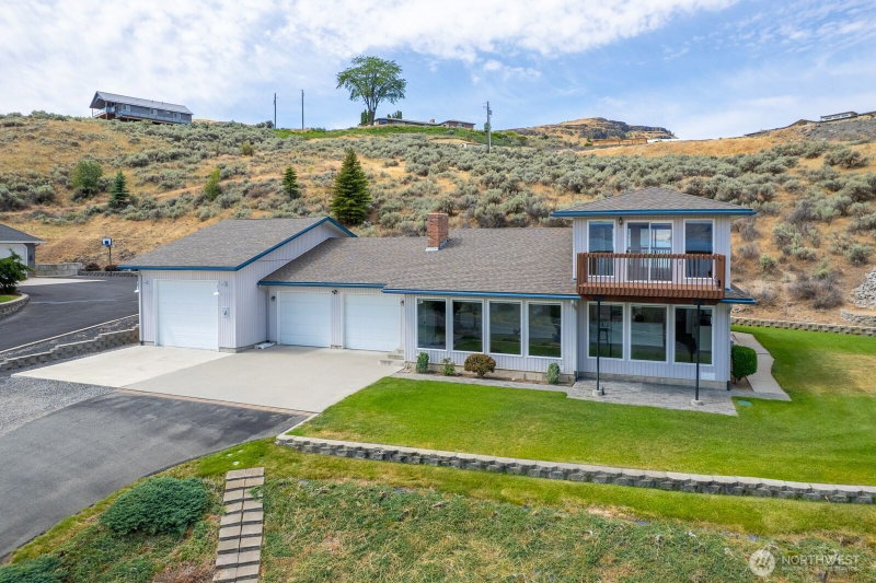 45935 Geostar Drive N photo 2
