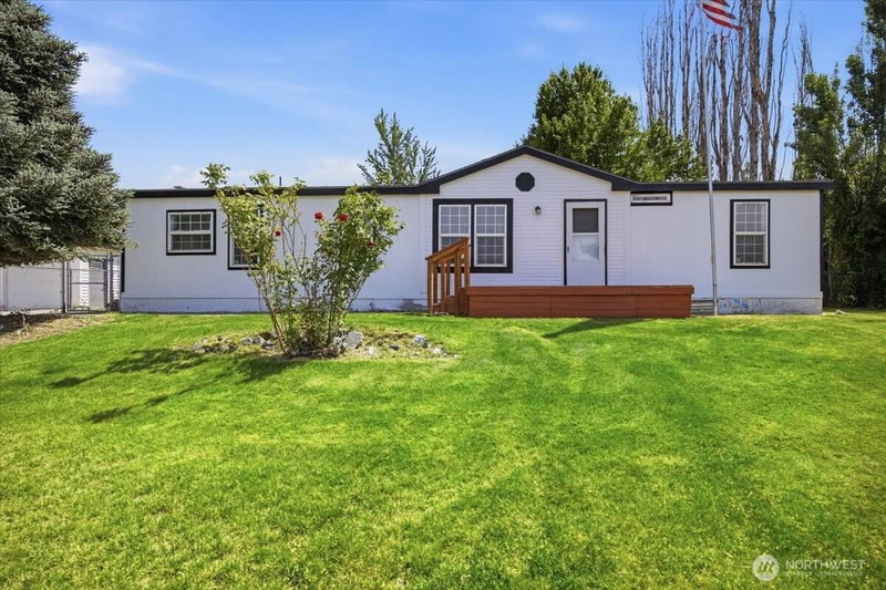 4225 Twinlake Ct photo 2