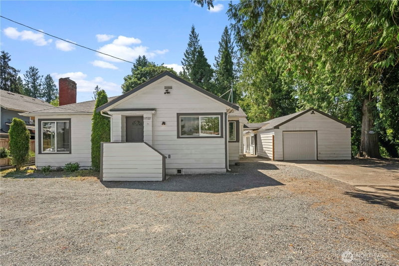 11522 51st Avenue NE photo 2