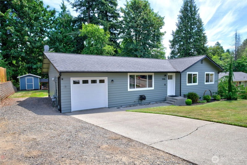 5986 Sunshine Drive photo 2
