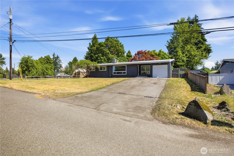 18504 38th Avenue S photo 2