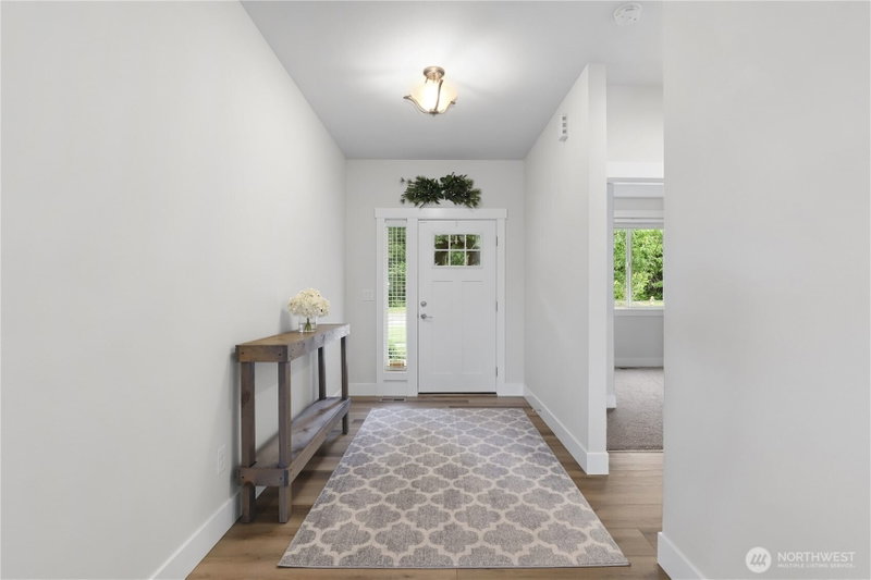 10135 Albany Park Lane SW photo 2