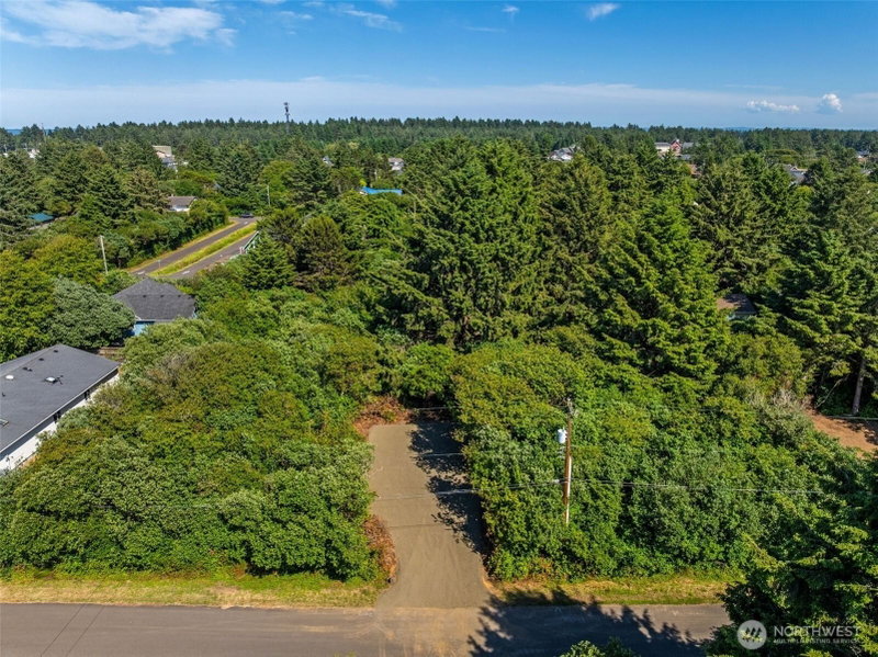 156 Auriga Avenue SW photo 9