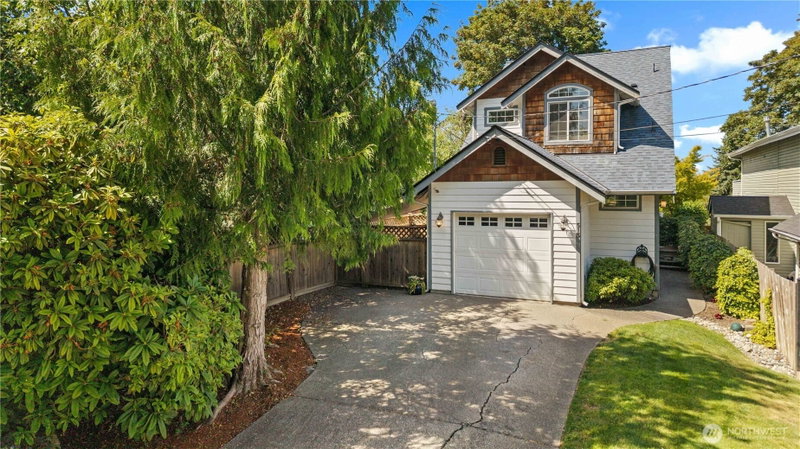 515 19th Avenue SW photo 1