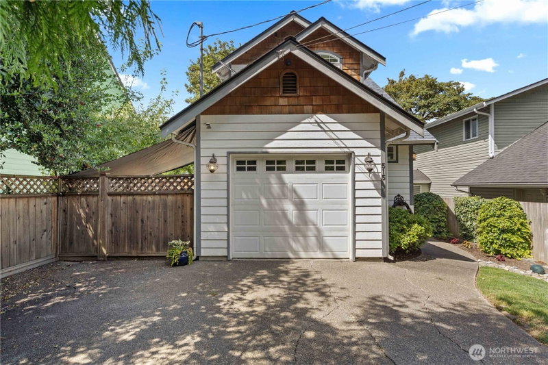 515 19th Avenue SW photo 2