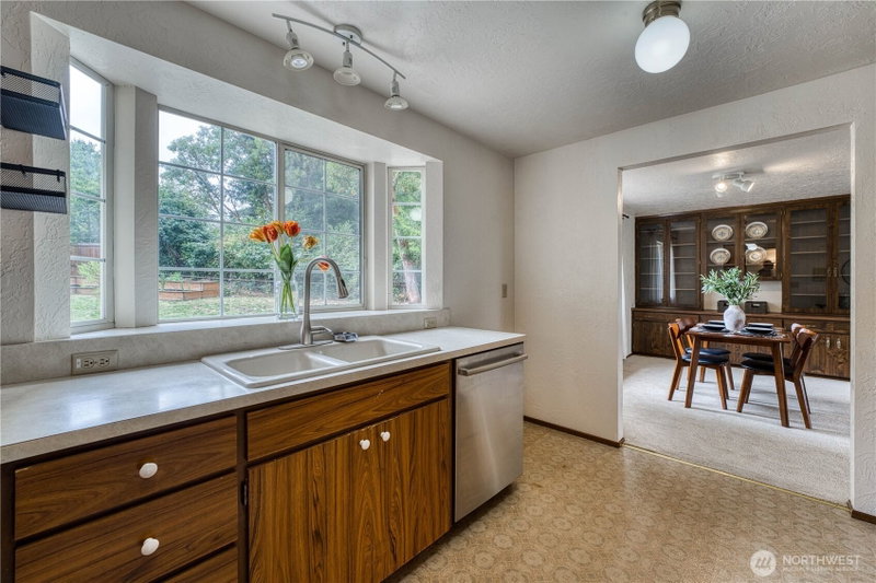 406 Pennie Lane photo 2