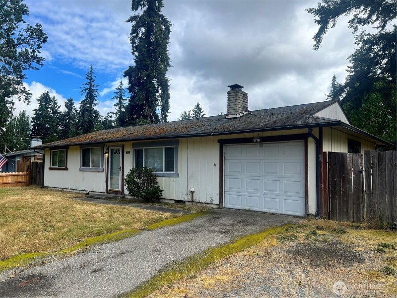 19413 Crescent Drive E photo 2