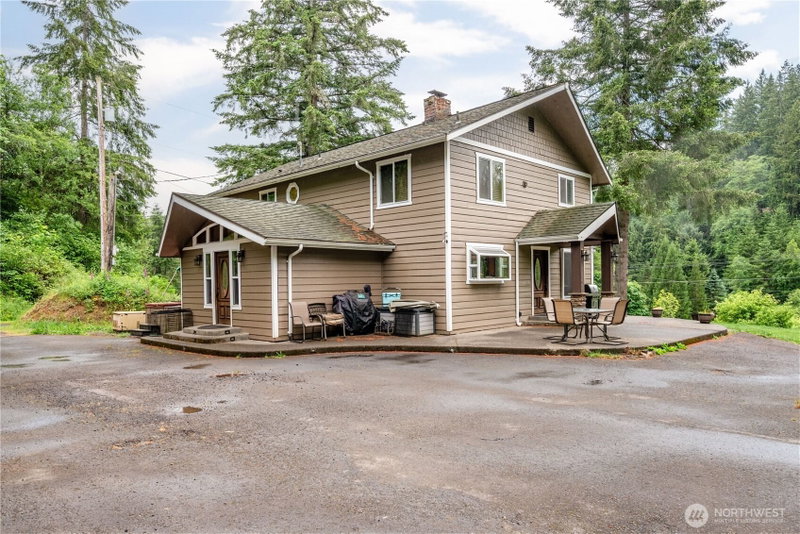 1430 Hazel Dell photo 1